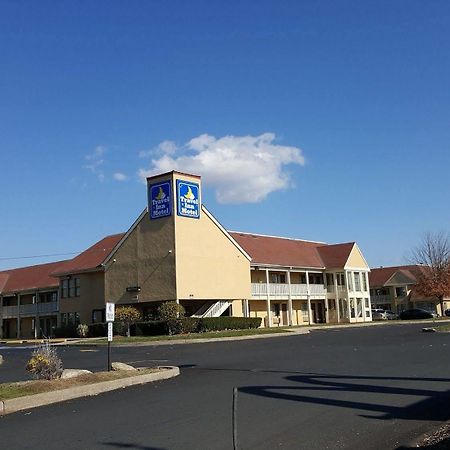 Travel Inn Motel Hartford Luaran gambar