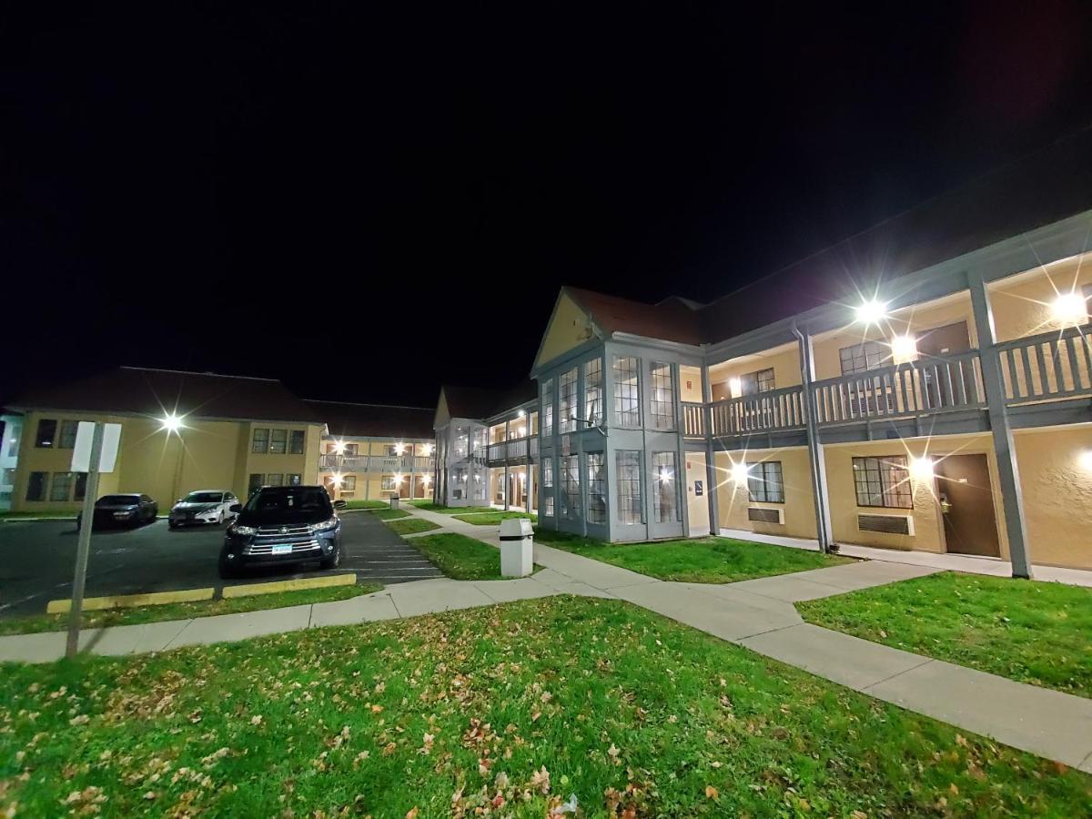 Travel Inn Motel Hartford Luaran gambar