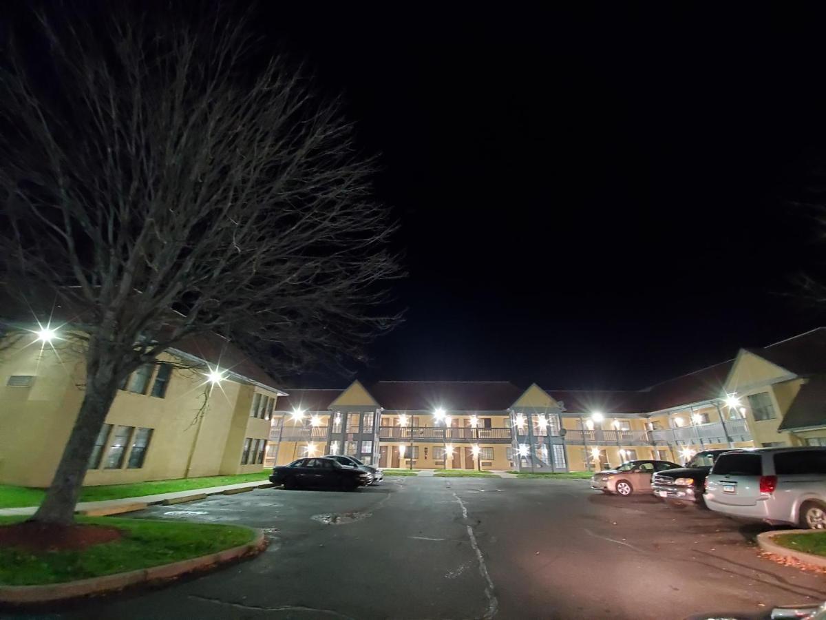 Travel Inn Motel Hartford Luaran gambar