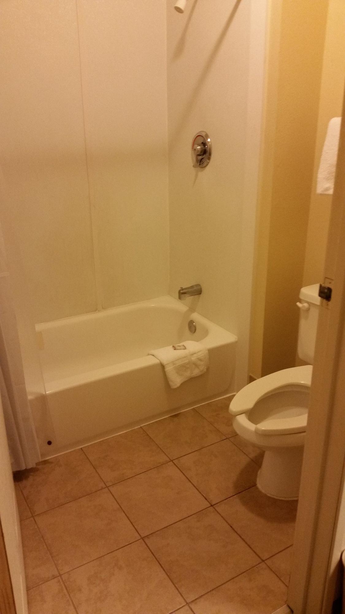 Travel Inn Motel Hartford Luaran gambar