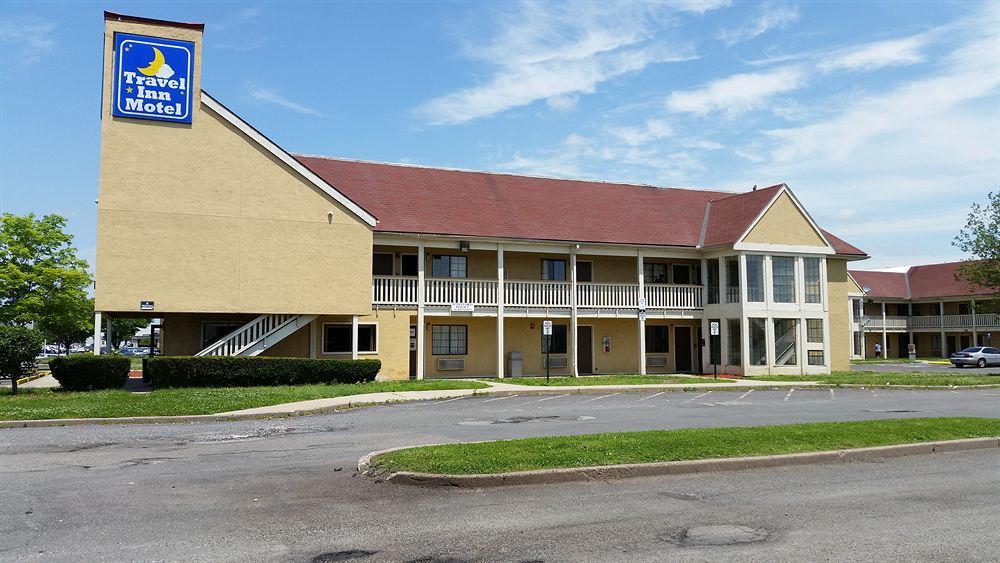Travel Inn Motel Hartford Luaran gambar