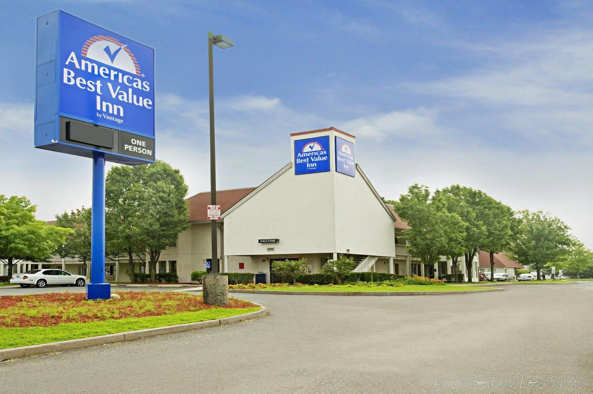 Travel Inn Motel Hartford Luaran gambar