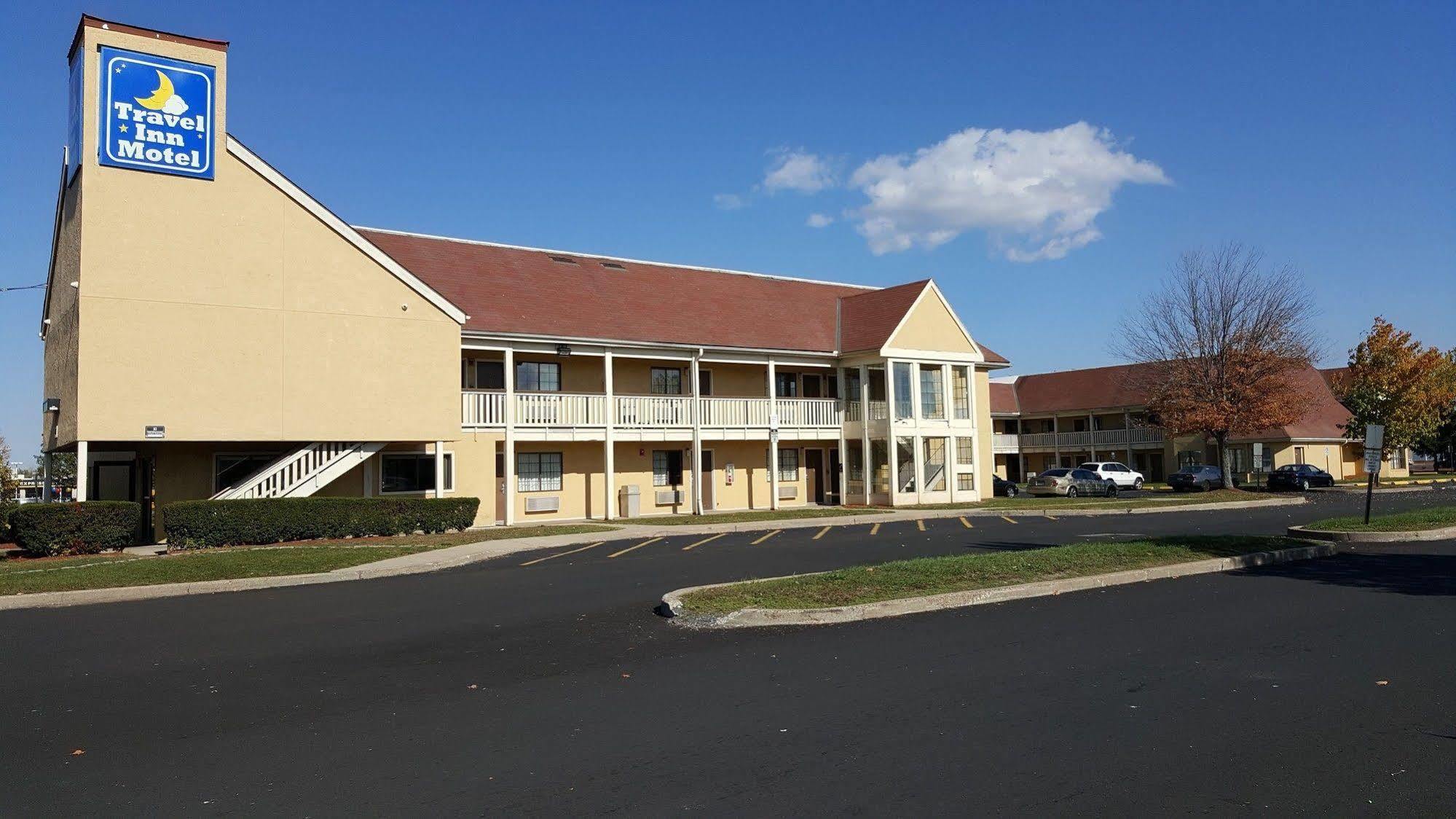 Travel Inn Motel Hartford Luaran gambar