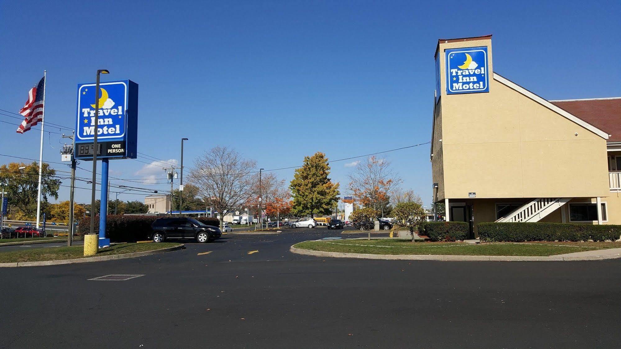 Travel Inn Motel Hartford Luaran gambar